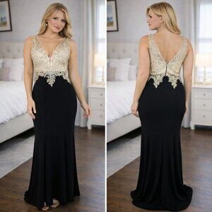 NWT Windsor Black Gold Lace V-NeckFormal Gown $135